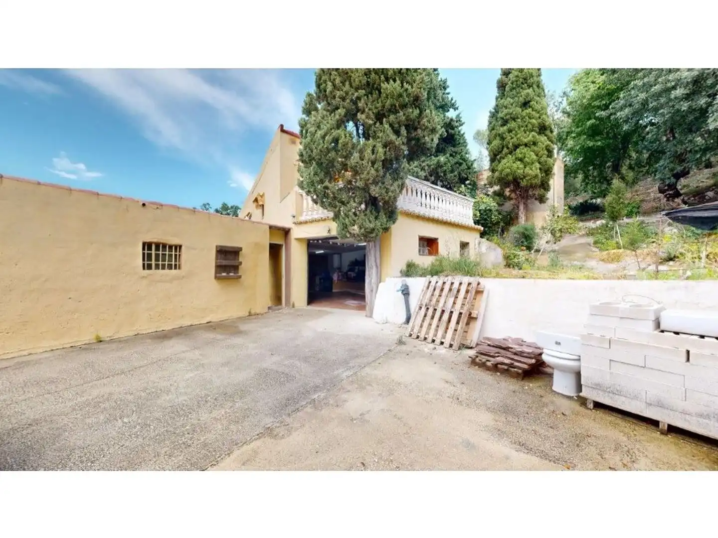 Vista exterior de Casa o xalet en venda en Tavernes de la Valldigna amb Terrassa i Piscina