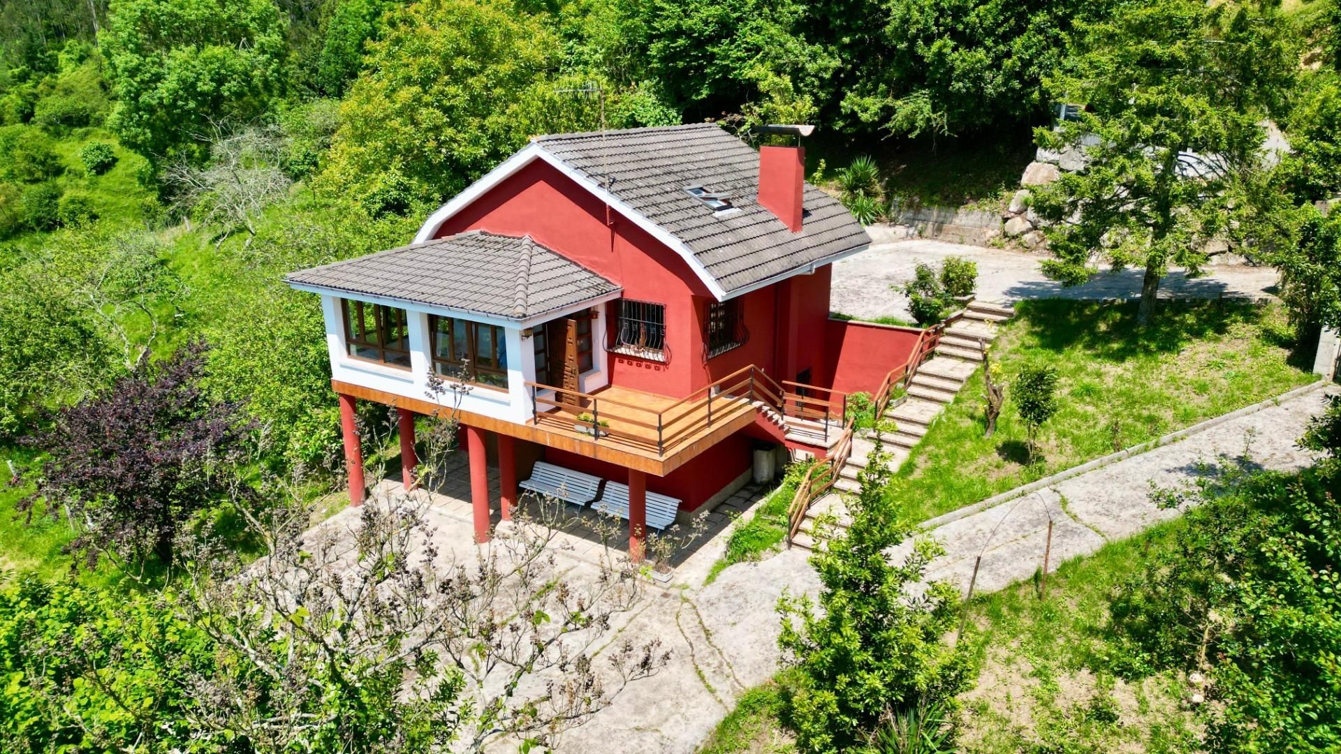 Vista exterior de Casa o xalet en venda en Gijón  amb Jardí privat, Terrassa i Traster
