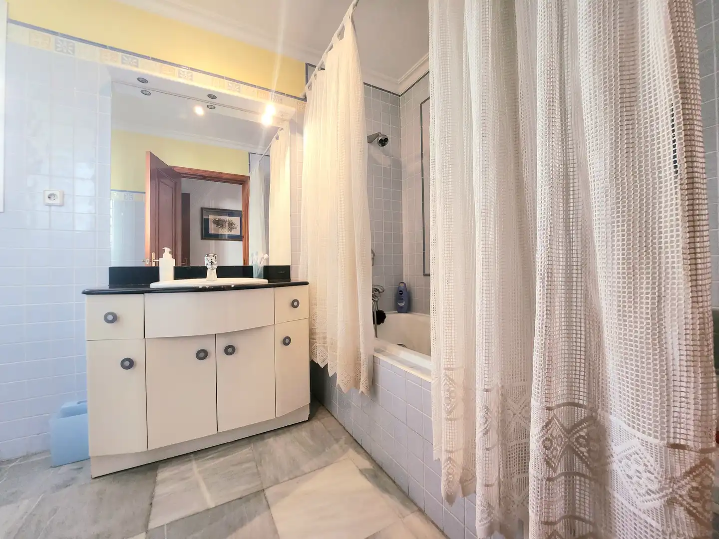 Baño de Casa o chalet en venta en Alcalá de Guadaira con Aire acondicionado, Calefacción y Jardín privado