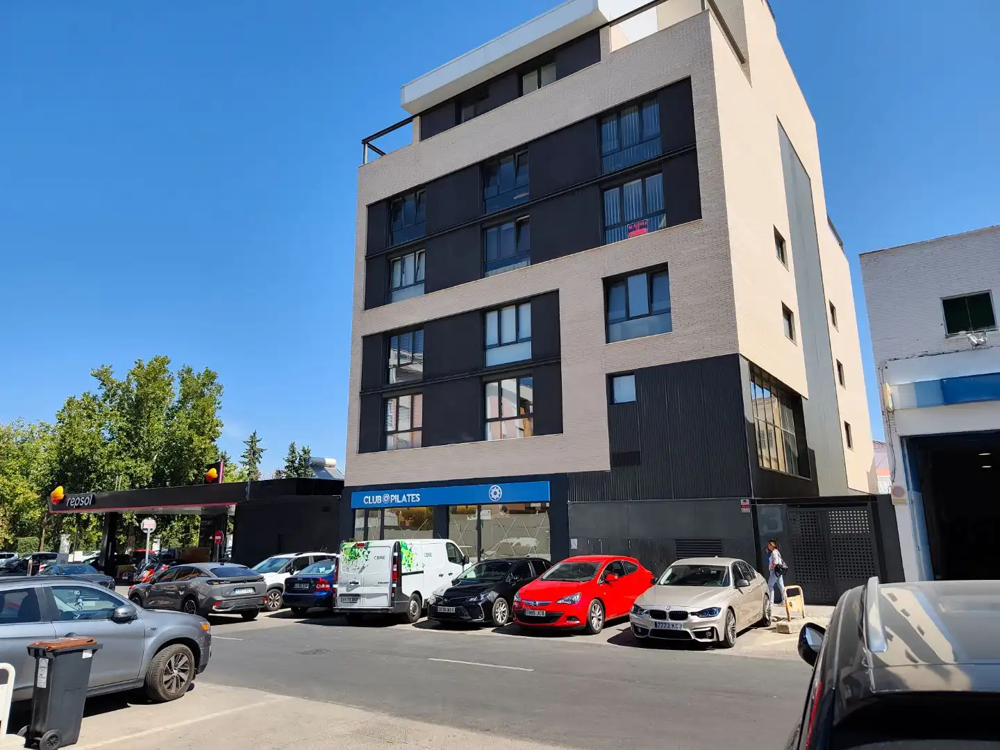 Außenansicht von Büro zur Miete in Madrid mit Klimaanlage und Internet