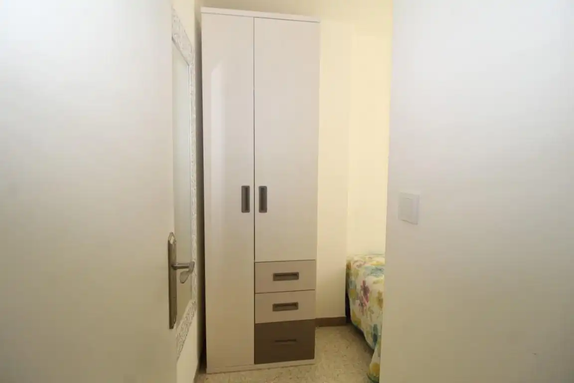 Dormitori de Apartament en venda en Torrevieja amb Terrassa