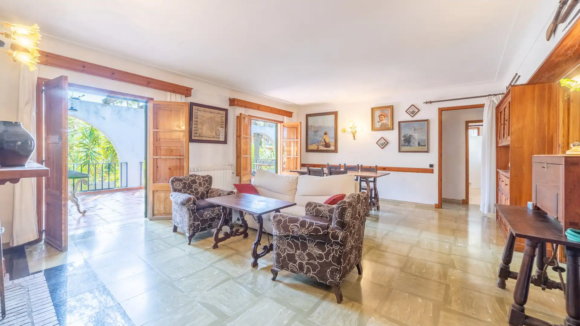 Sala d'estar de Casa o xalet en venda en Calvià amb Calefacció, Terrassa i Traster