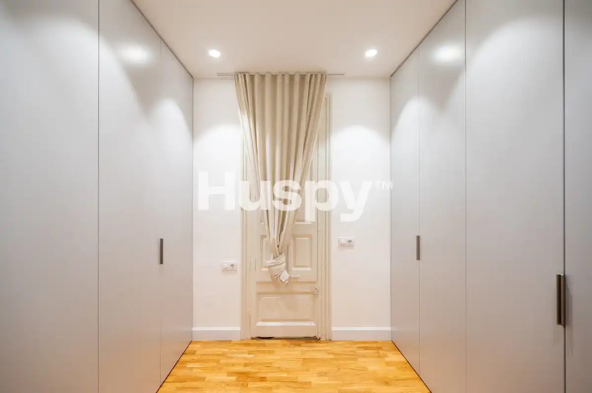 Flat for rent in Barcelona  with Air Conditioner, Heating and Furnished