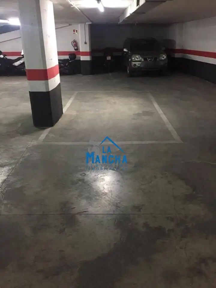 Parkplatz von Garage zum Verkauf in Albacete