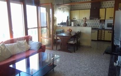 Sala d'estar de Casa adosada en venda en L'Aldea amb Terrassa