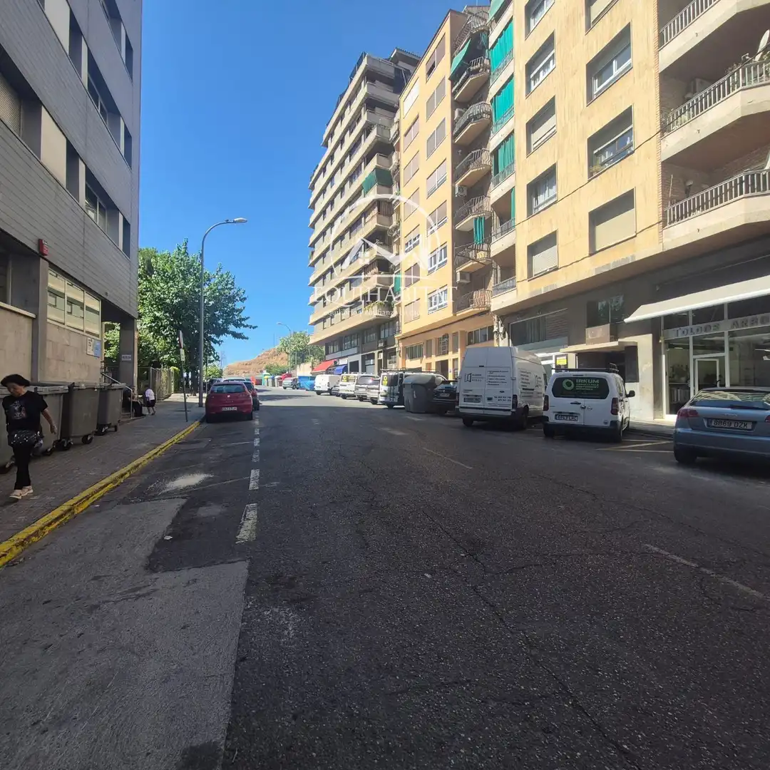 Vista exterior de Piso de alquiler en Lleida con Aire acondicionado y Terraza