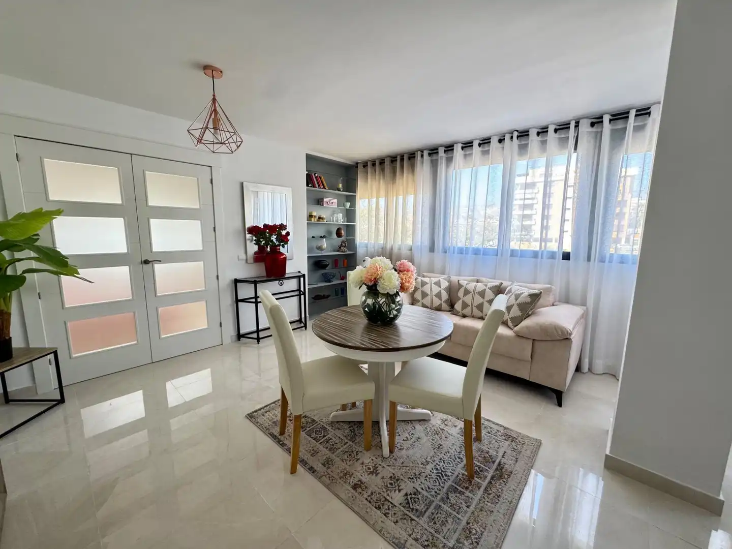 Sala de estar de Piso en venta en Roquetas de Mar con Aire acondicionado, Calefacción y Terraza