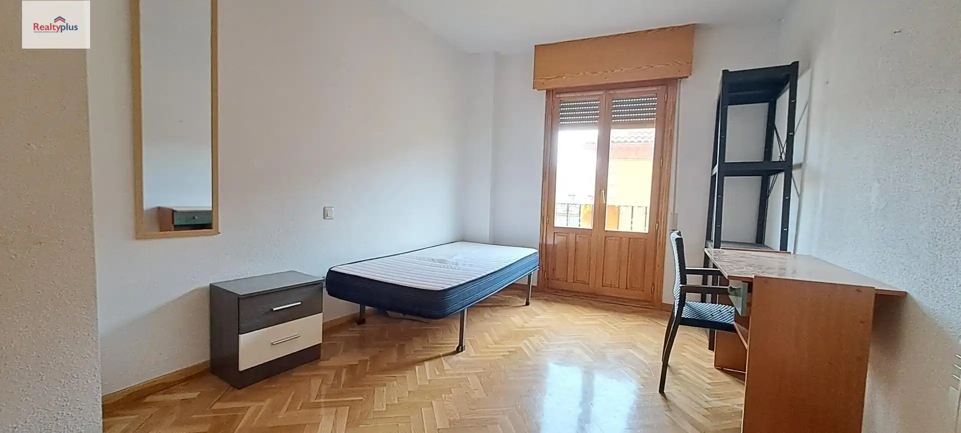 Habitación de Dúplex de alquiler en Segovia con Amueblado y Balcón
