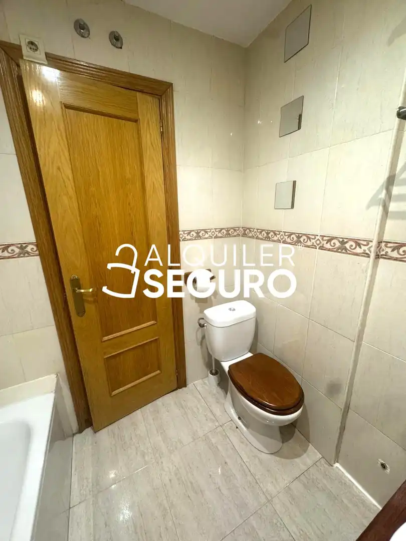 Baño de Piso de alquiler en Bargas con Aire acondicionado, Trastero y Amueblado