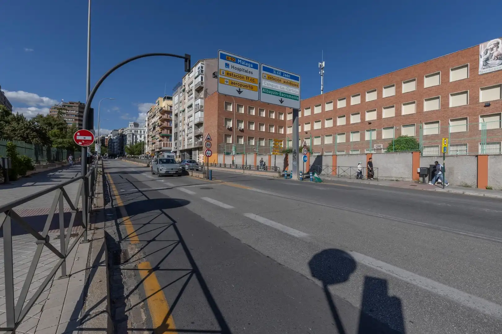 Vista exterior de Pis en venda en Granada amb Aire condicionat i Calefacció