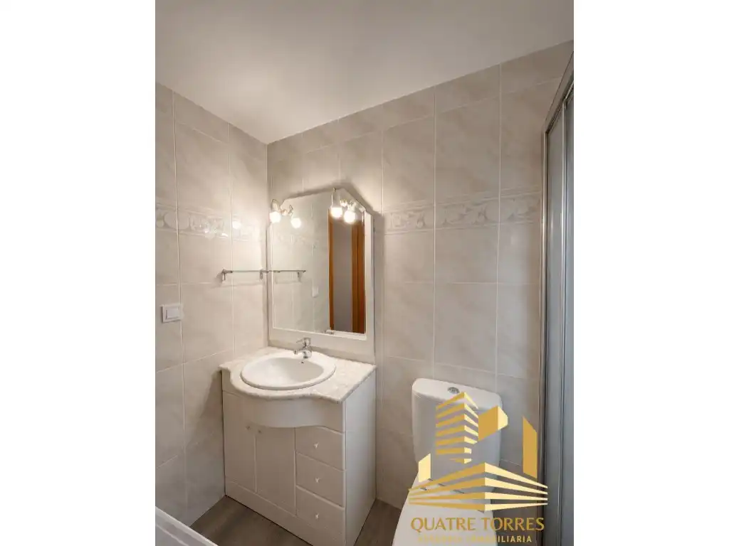 Bathroom of Flat for rent in Aldaia