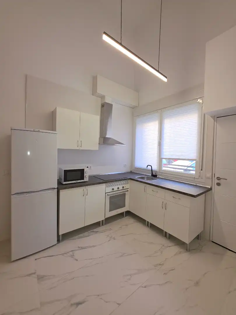 Estudio de alquiler en Calle Maestro Guerrero, 11, Parque Ayala - Jardín de la Abadía - Huelín