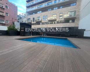 Swimming pool of Apartment to rent in  Barcelona Capital  with Air Conditioner, Heating and Parquet flooring