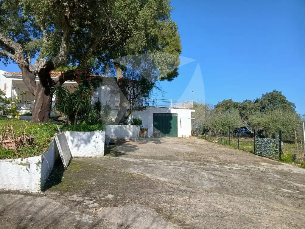 Vista exterior de Casa o xalet en venda en Cáceres amb Aire condicionat, Terrassa i Piscina