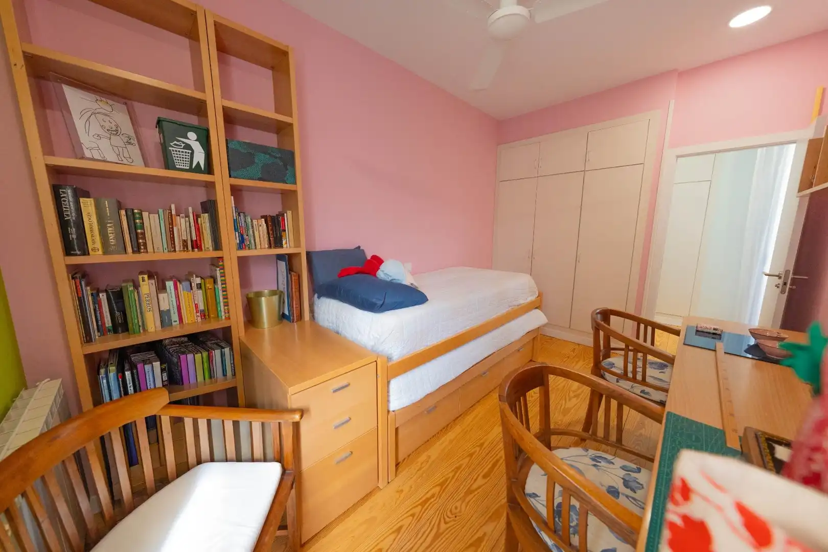 Schlafzimmer von Haus oder Chalet zum Verkauf in Madrid mit Klimaanlage, Heizung und Privatgarten