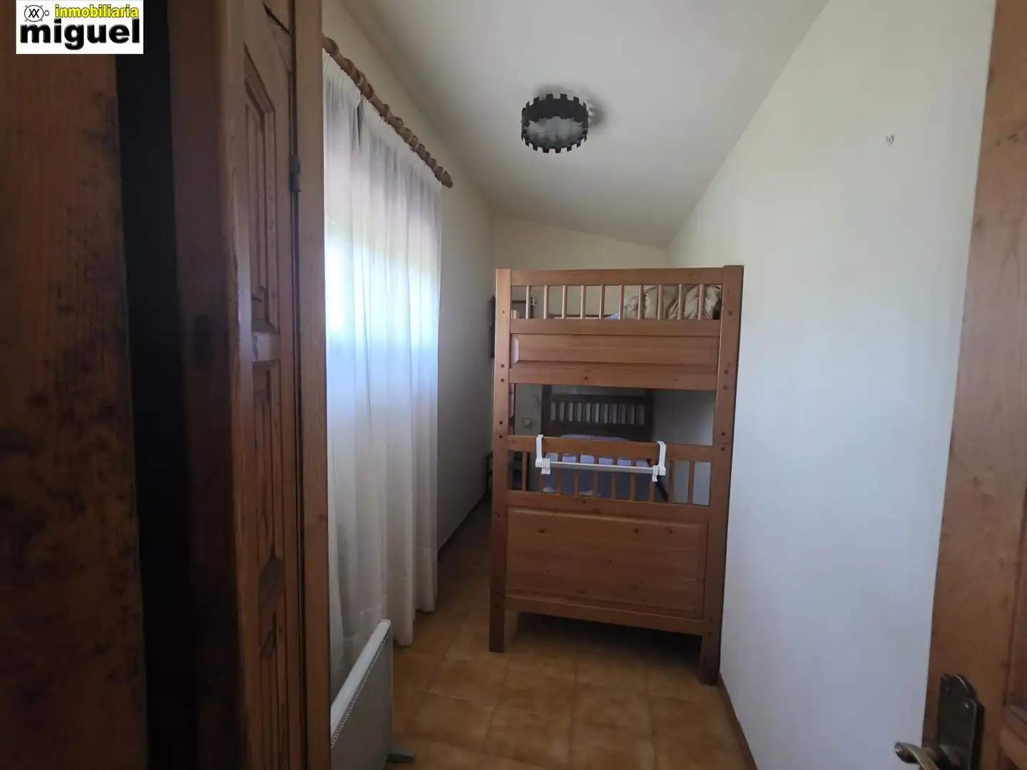 Dormitori de Casa o xalet en venda en Llanes amb Calefacció, Jardí privat i Terrassa