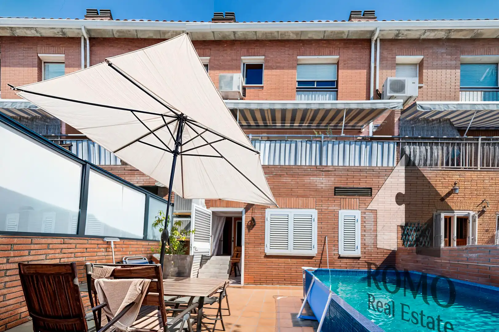 Terraza de Casa adosada en venta en Santa Perpètua de Mogoda con Aire acondicionado, Calefacción y Jardín privado