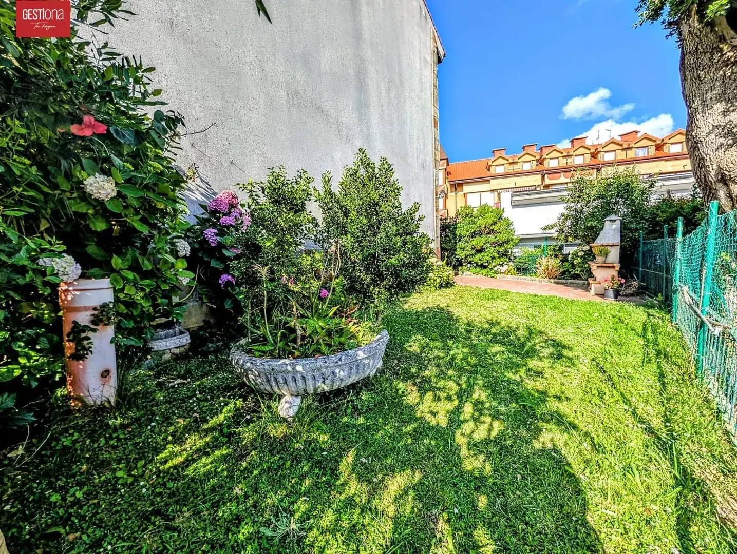 Jardí de Casa adosada en venda en Noja amb Calefacció, Jardí privat i Terrassa