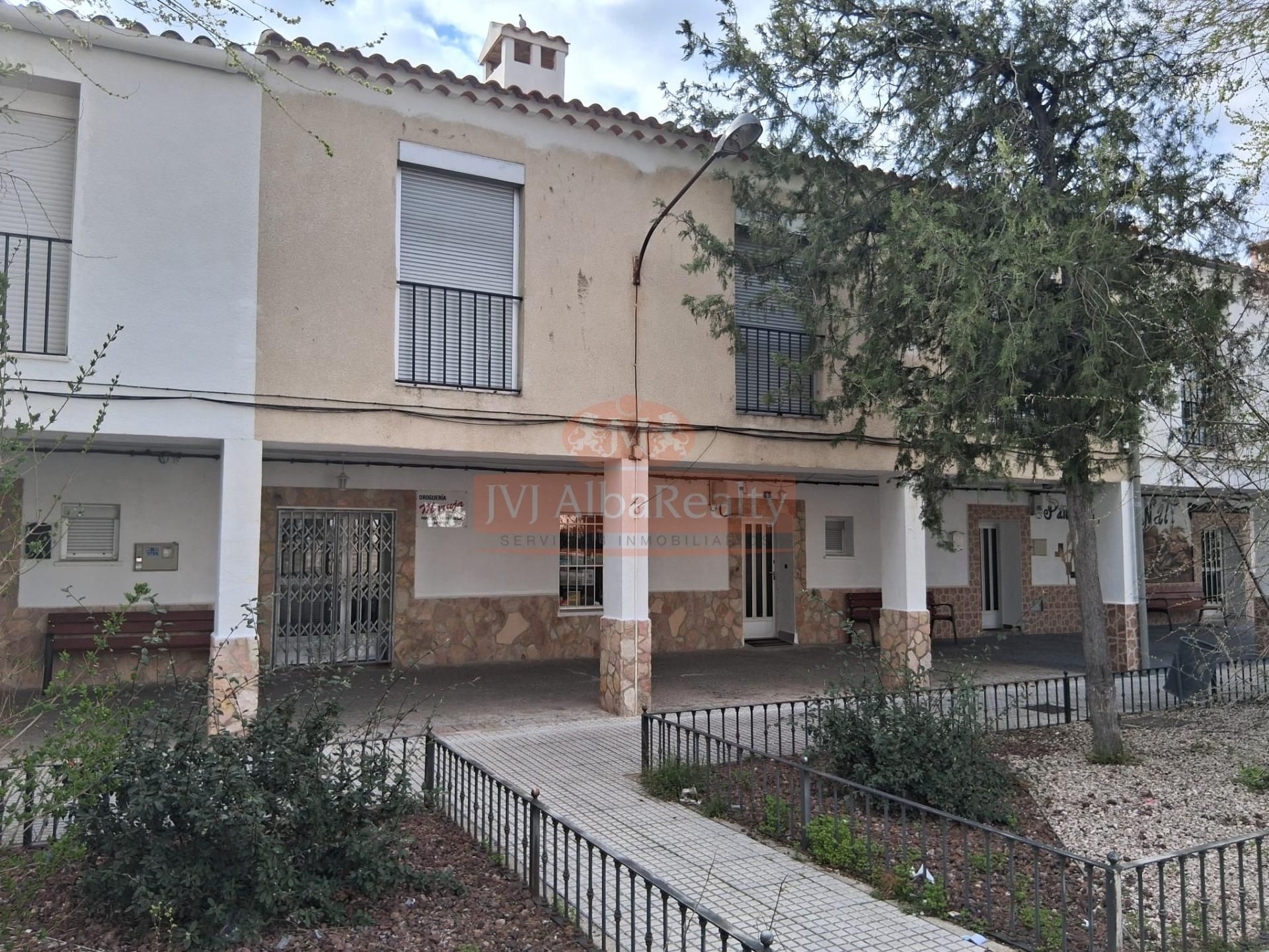 Vista exterior de Casa o xalet en venda en  Albacete Capital amb Calefacció, Terrassa i Traster