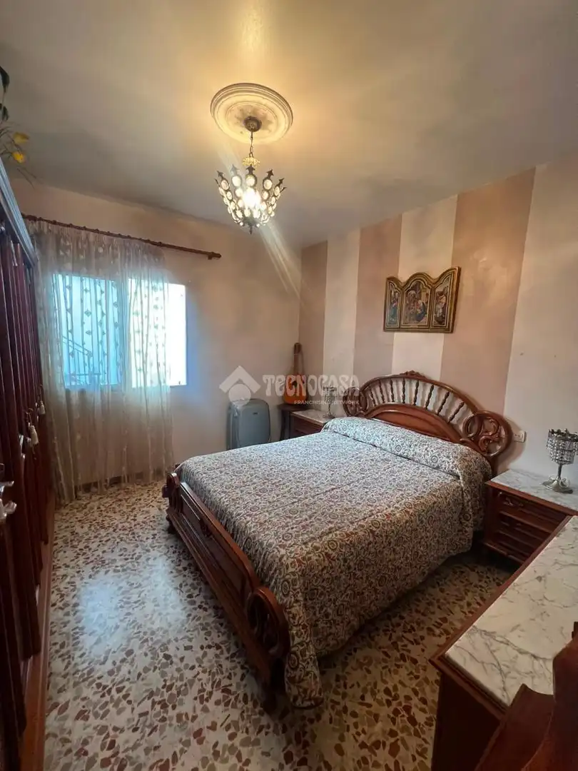 Dormitori de Casa o xalet en venda en Sevilla amb Aire condicionat i Terrassa