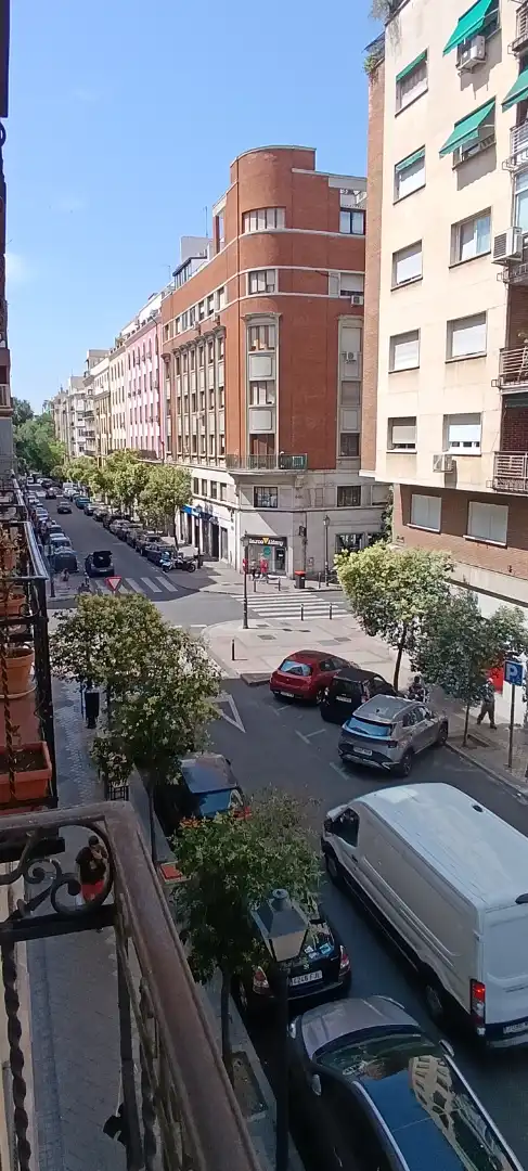 Vista exterior de Pis de lloguer en Madrid amb Calefacció, Parquet i Moblat