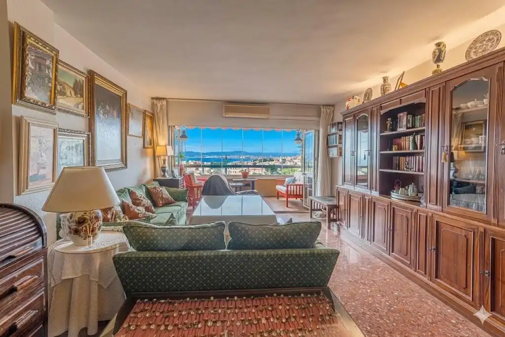 Living room of Flat for sale in Málaga  with Parquet flooring, Terrace and Storage room