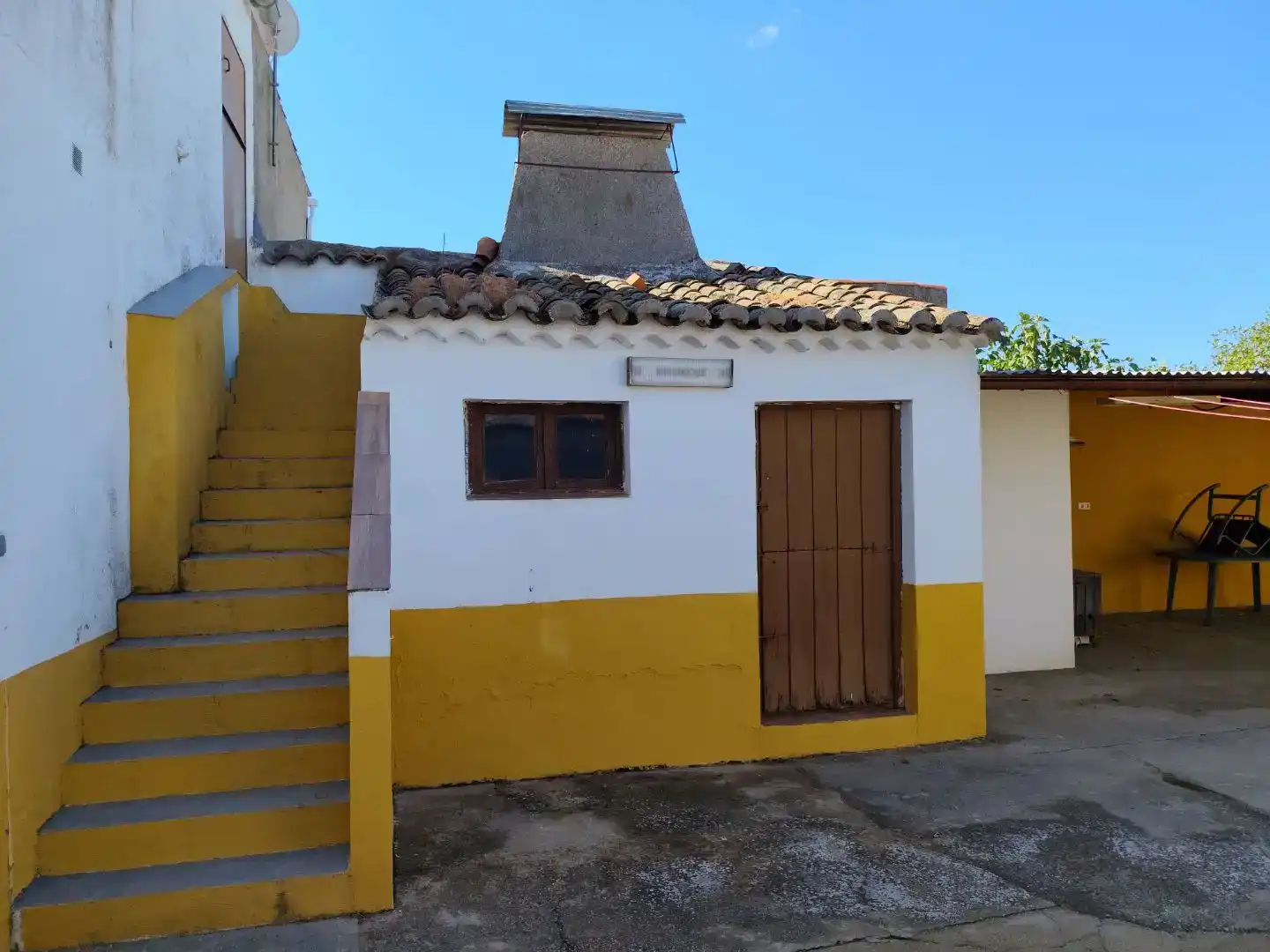 Vista exterior de Planta baixa en venda en Zarza-Capilla amb Aire condicionat, Traster i Moblat