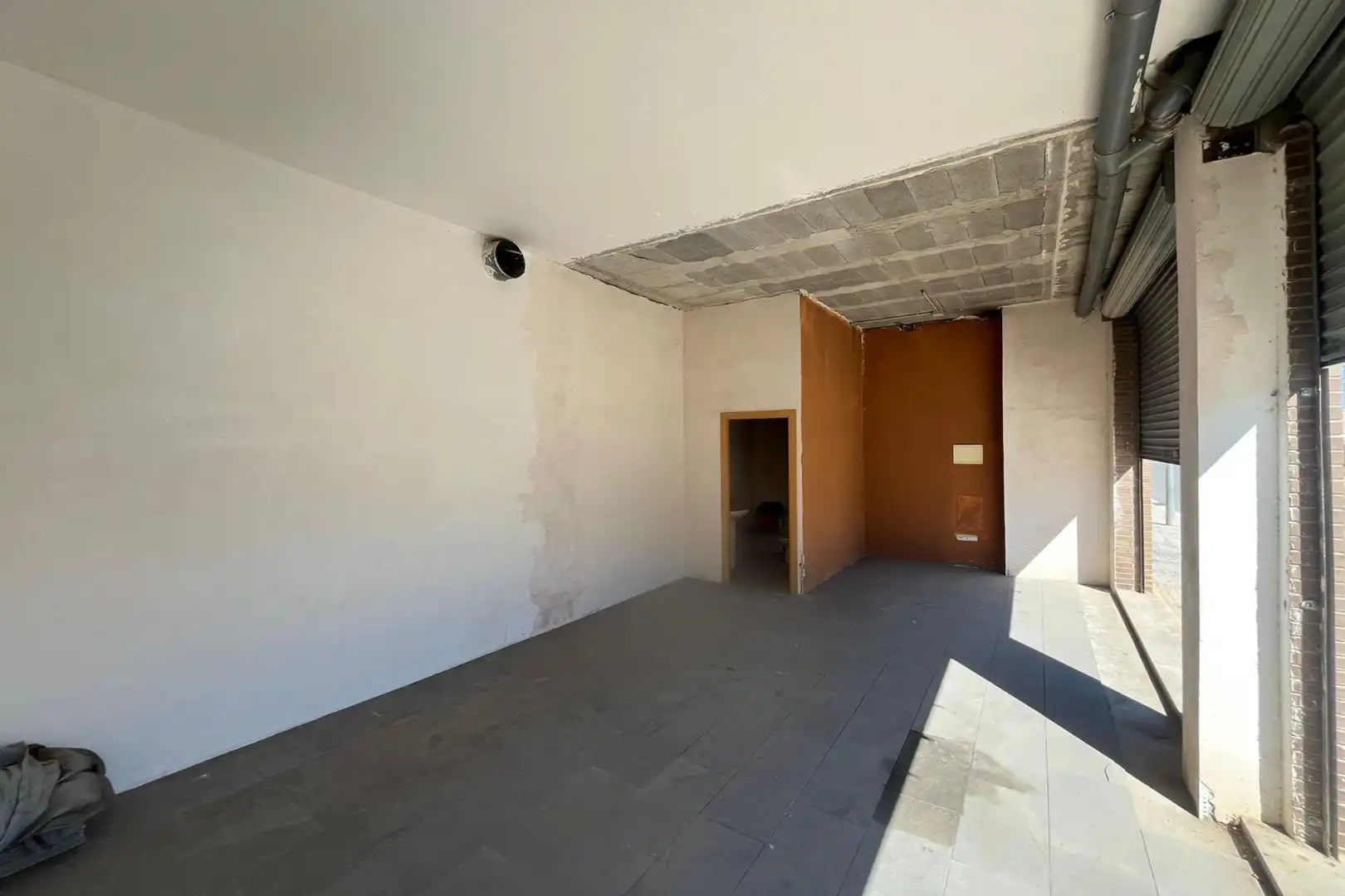 Business premises for sale in Carrer Antoni Gaudí, imagen 3