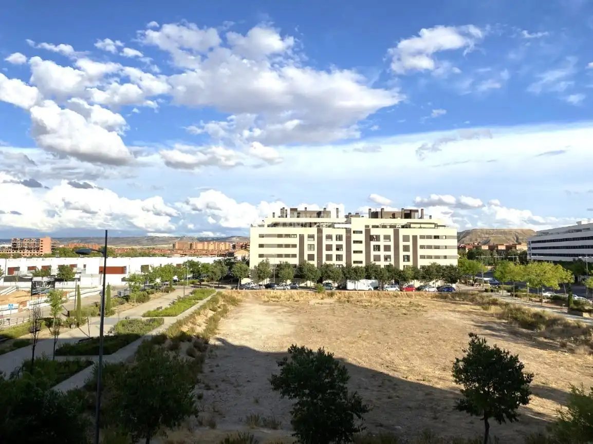 Vista exterior de Piso en venta en Alcalá de Henares con Calefacción