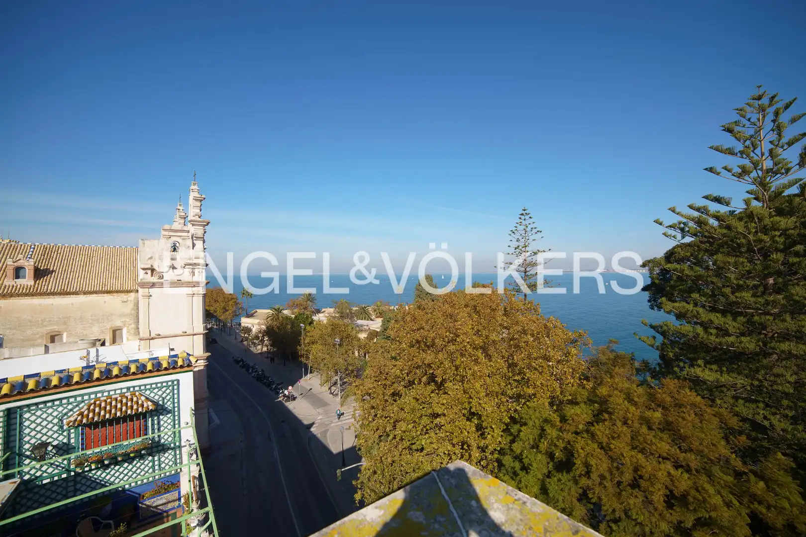 Außenansicht von Wohnung zum Verkauf in Cádiz mit Heizung und Balkon