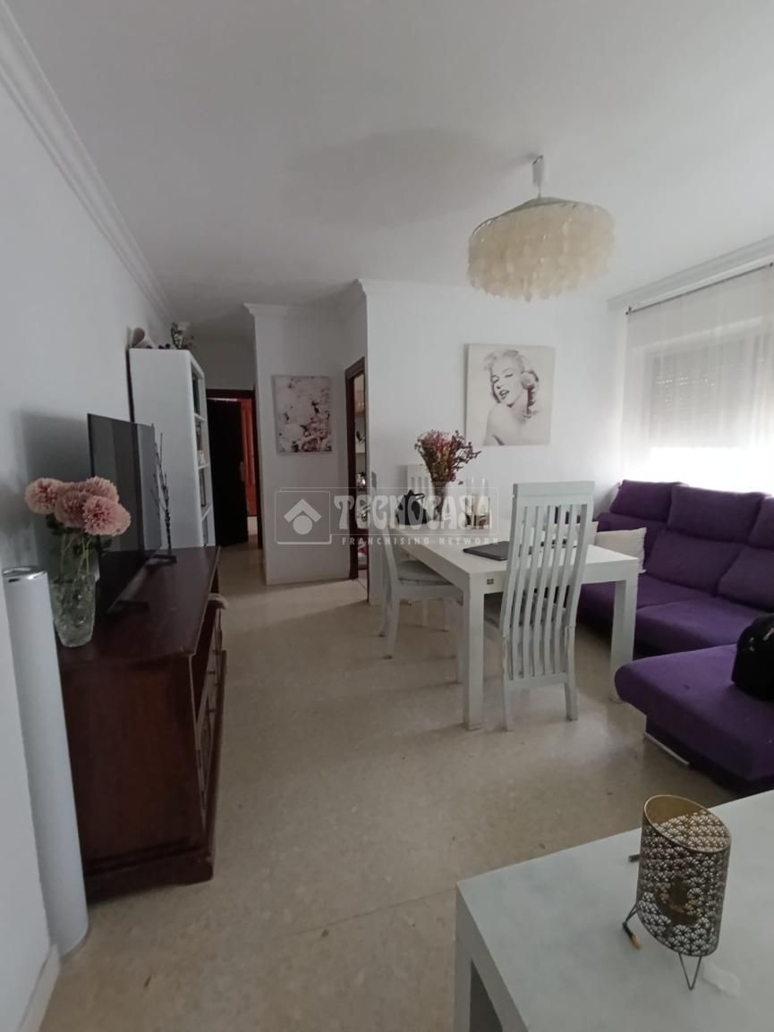 Living room of Flat for sale in  Sevilla Capital  with Air Conditioner