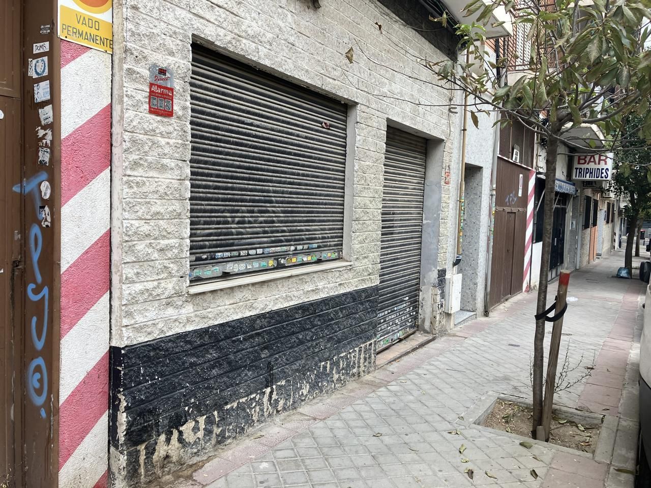 Exterior view of Premises for sale in  Madrid Capital