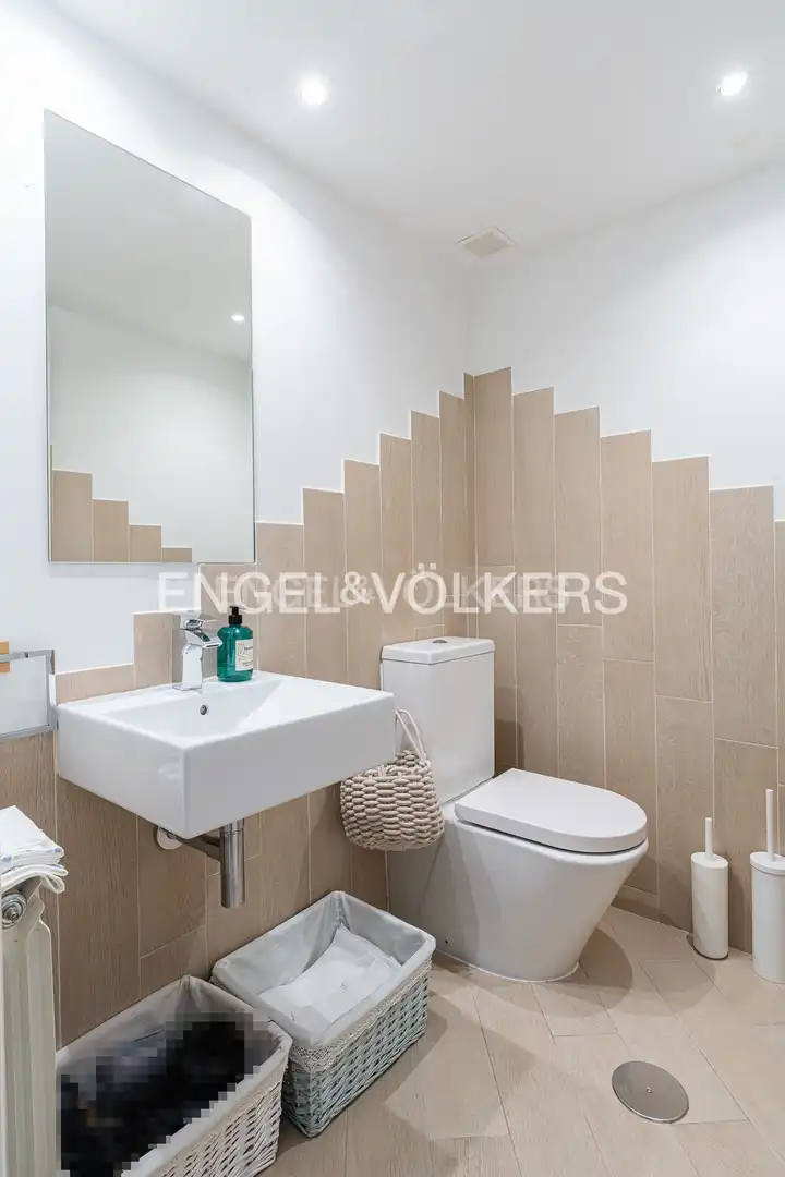 Baño de Casa adosada en venta en Madrid con Aire acondicionado, Calefacción y Terraza