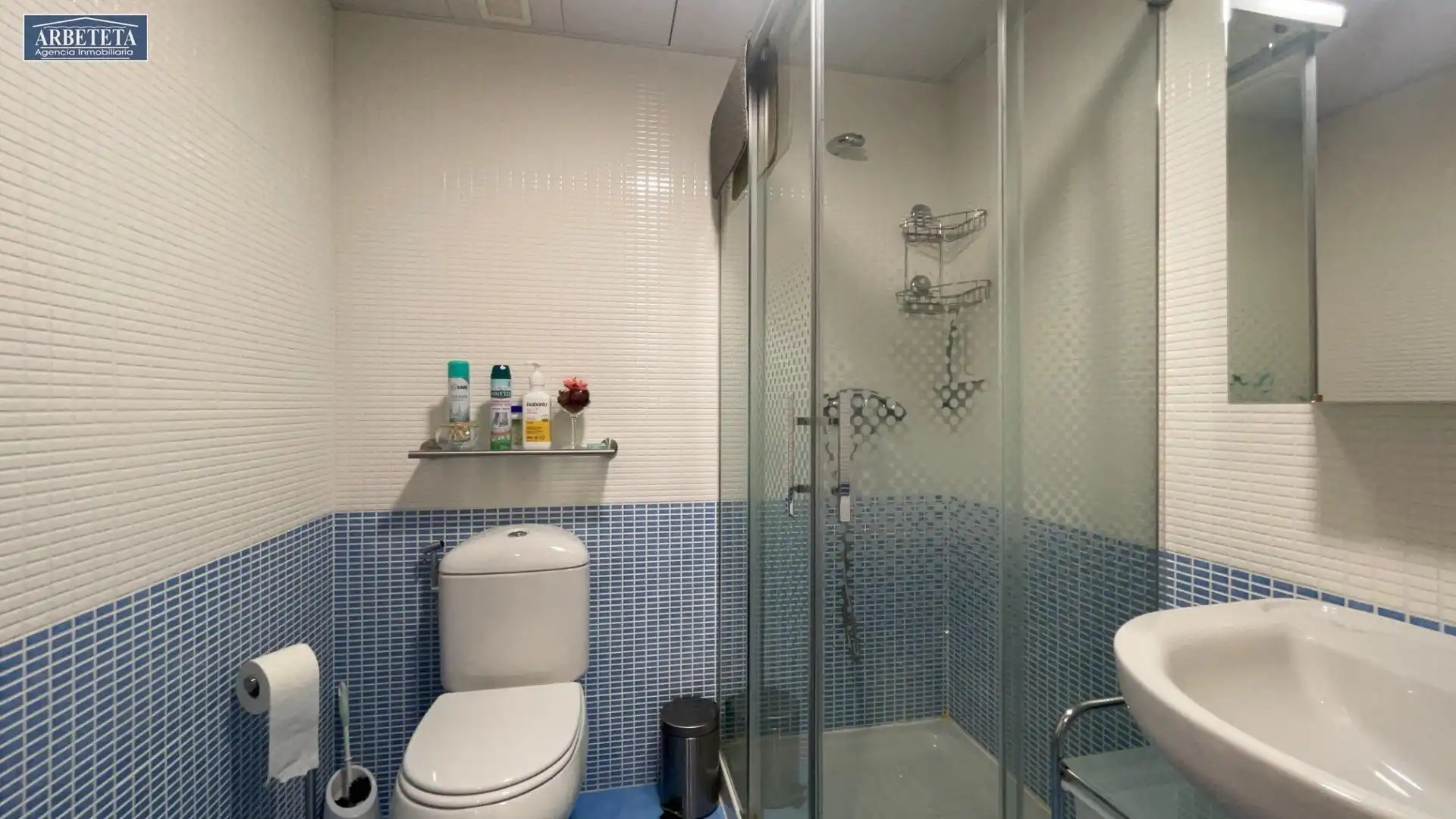 Baño de Piso en venta en Yebes con Calefacción, Terraza y Trastero
