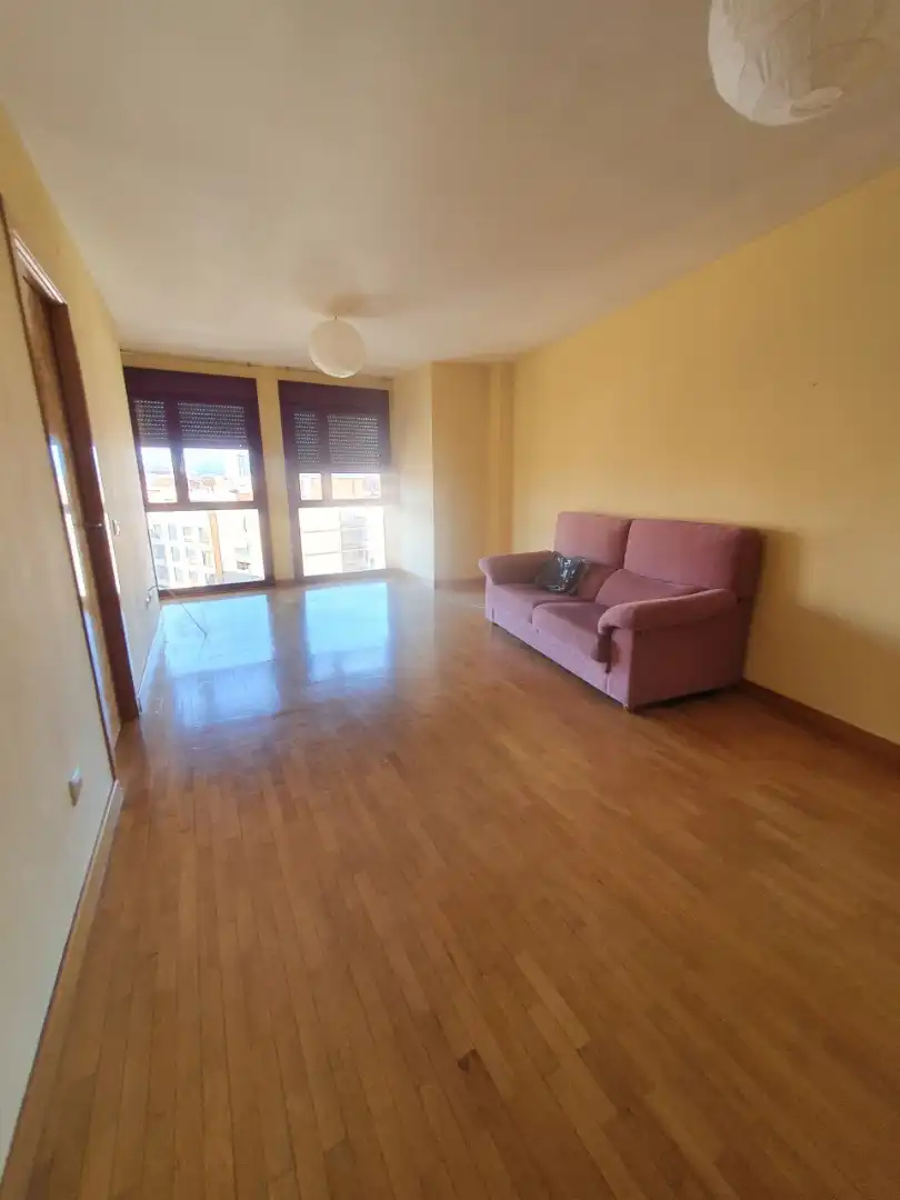 Sala de estar de Piso en venta en Talavera de la Reina con Aire acondicionado, Calefacción y Amueblado