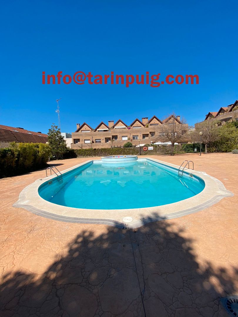 Piscina de Pis en venda en Begues amb Calefacció, Traster i Piscina