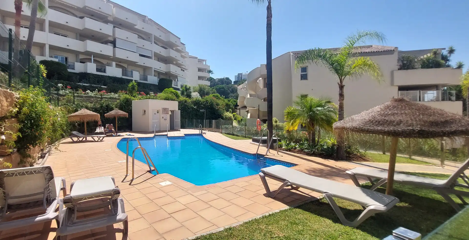 Apartment with pool for sale in Marbella Centro