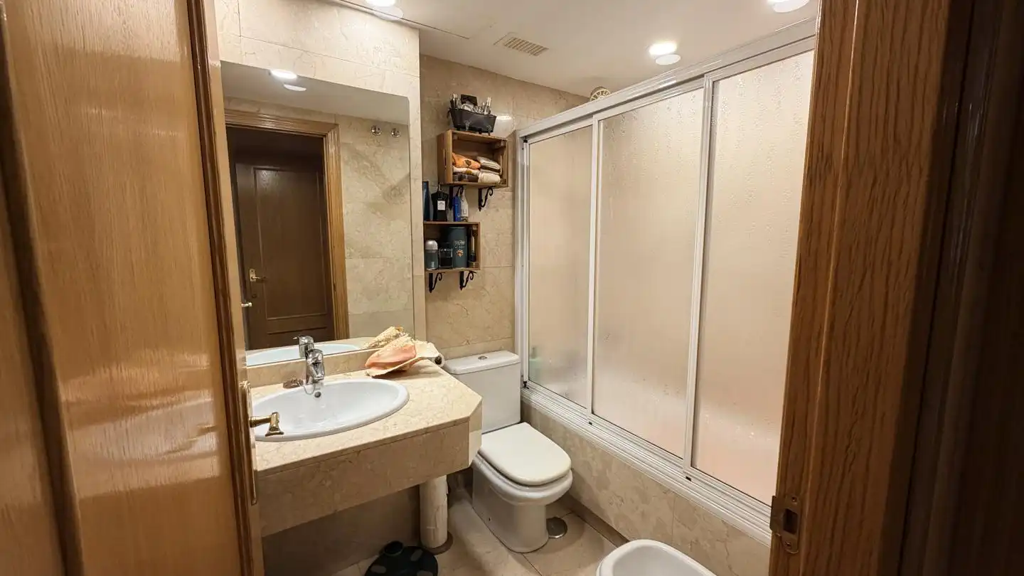 Baño de Dúplex en venta en Madrid con Aire acondicionado, Calefacción y Parquet