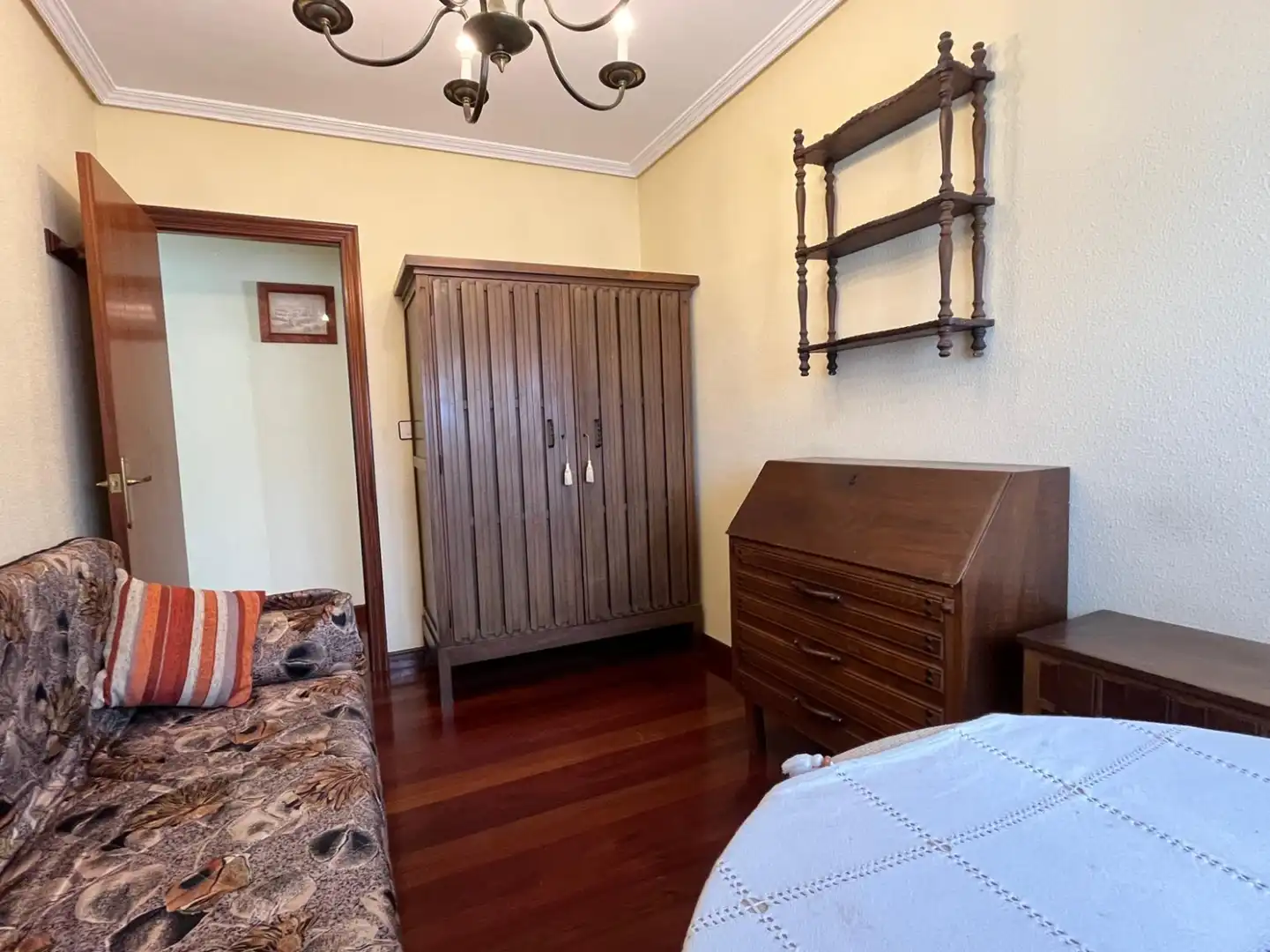 Bedroom of Flat for sale in Los Corrales de Buelna   with Heating, Parquet flooring and Storage room