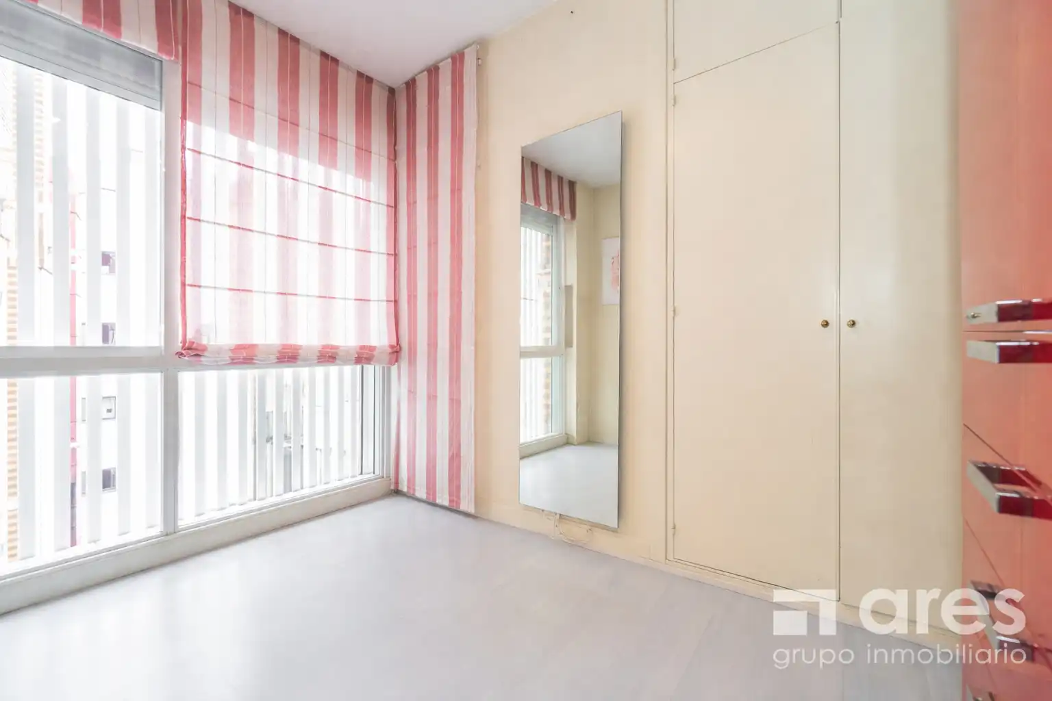 Bedroom of Flat for sale in Madrid  with Air Conditioner, Heating and Private garden
