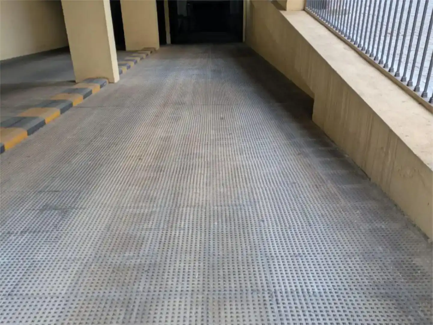 Garage for rent in Sevilla