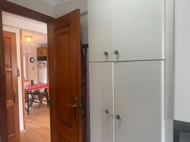 Cuina de Pis en venda en Vegadeo amb Calefacció, Parquet i Moblat