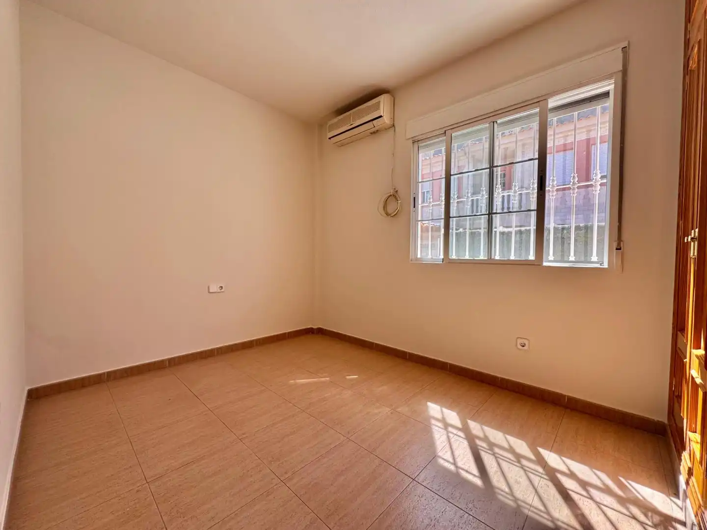 Habitación de Dúplex en venta en Murcia con Aire acondicionado, Terraza y Trastero