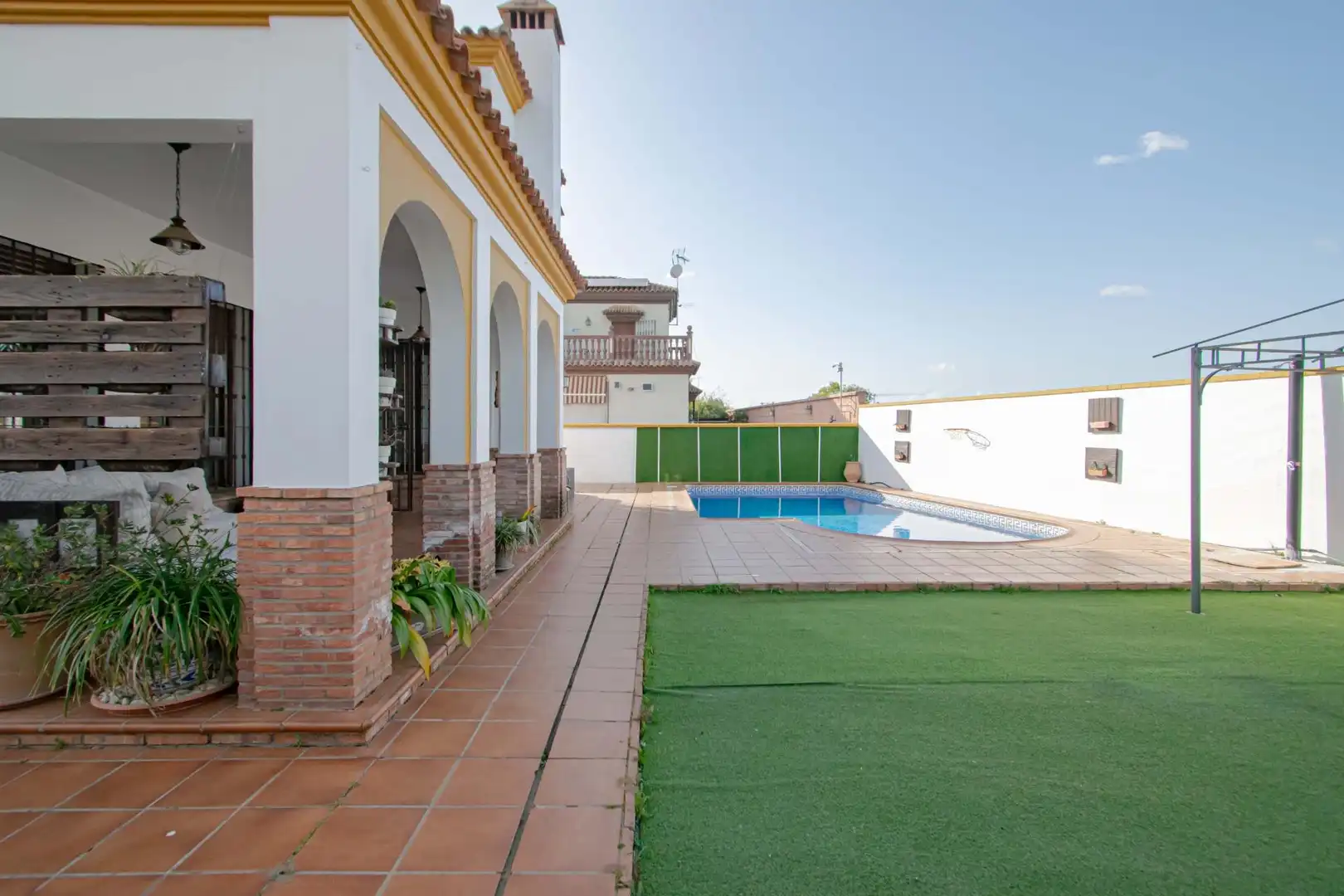 Jardí de Casa o xalet en venda en Alcalá de Guadaira amb Aire condicionat, Jardí privat i Piscina