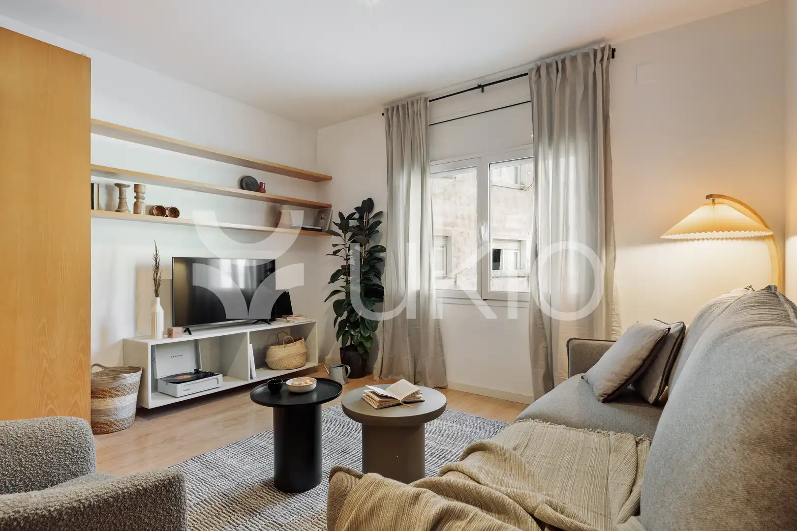 Sala de estar de Apartamento de alquiler en Barcelona con Aire acondicionado, Calefacción y Amueblado