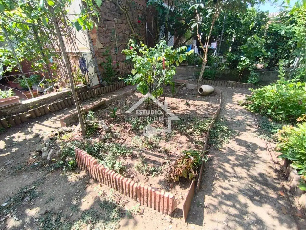 Houses for sale in Alesanco  with Heating, Private garden and Furnished