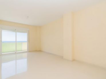 Piso con balcón en venta en Calle Calle Escribano Valderas