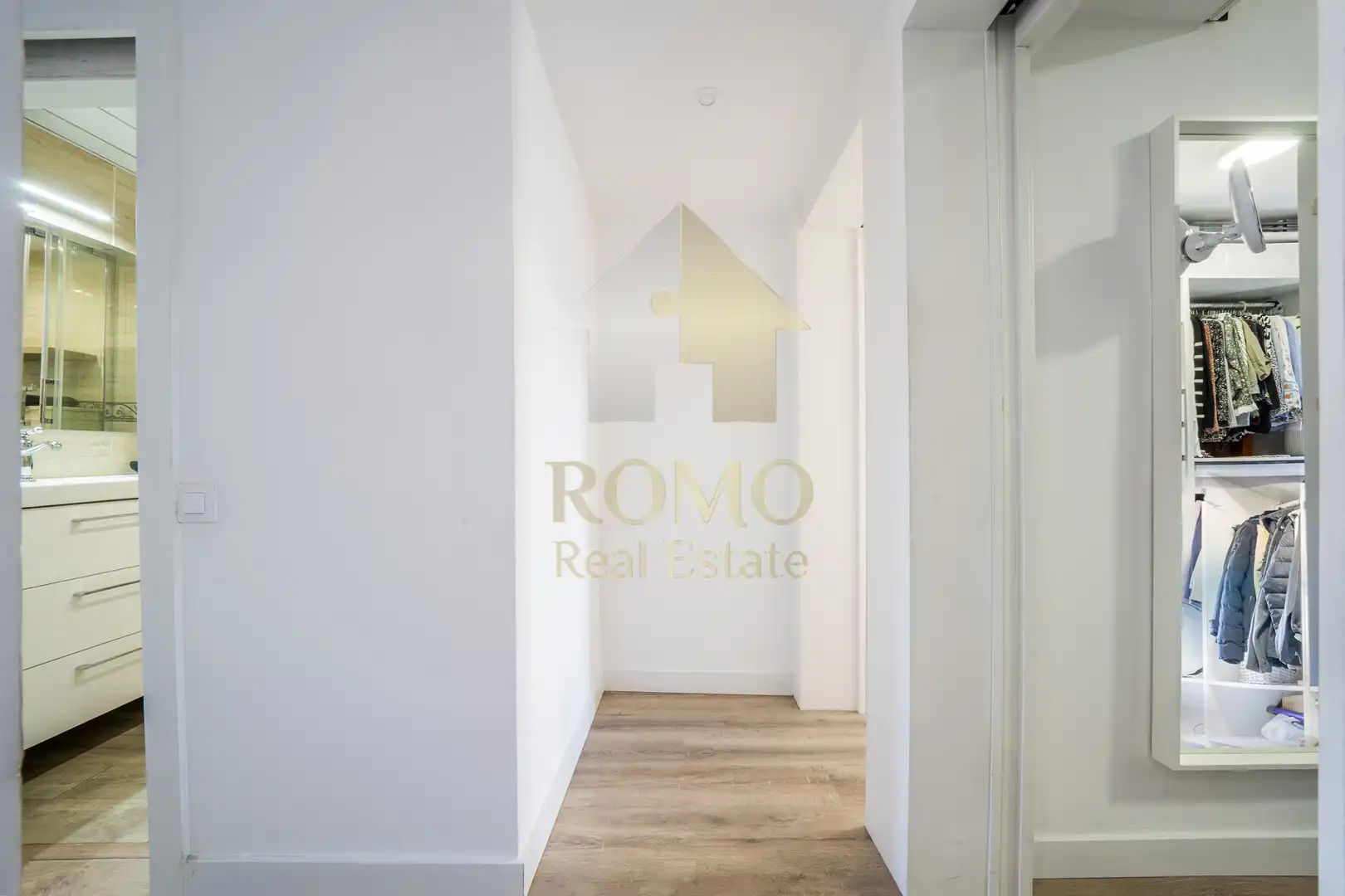 Piso en venta en Santa Perpètua de Mogoda con Calefacción, Parquet y Balcón