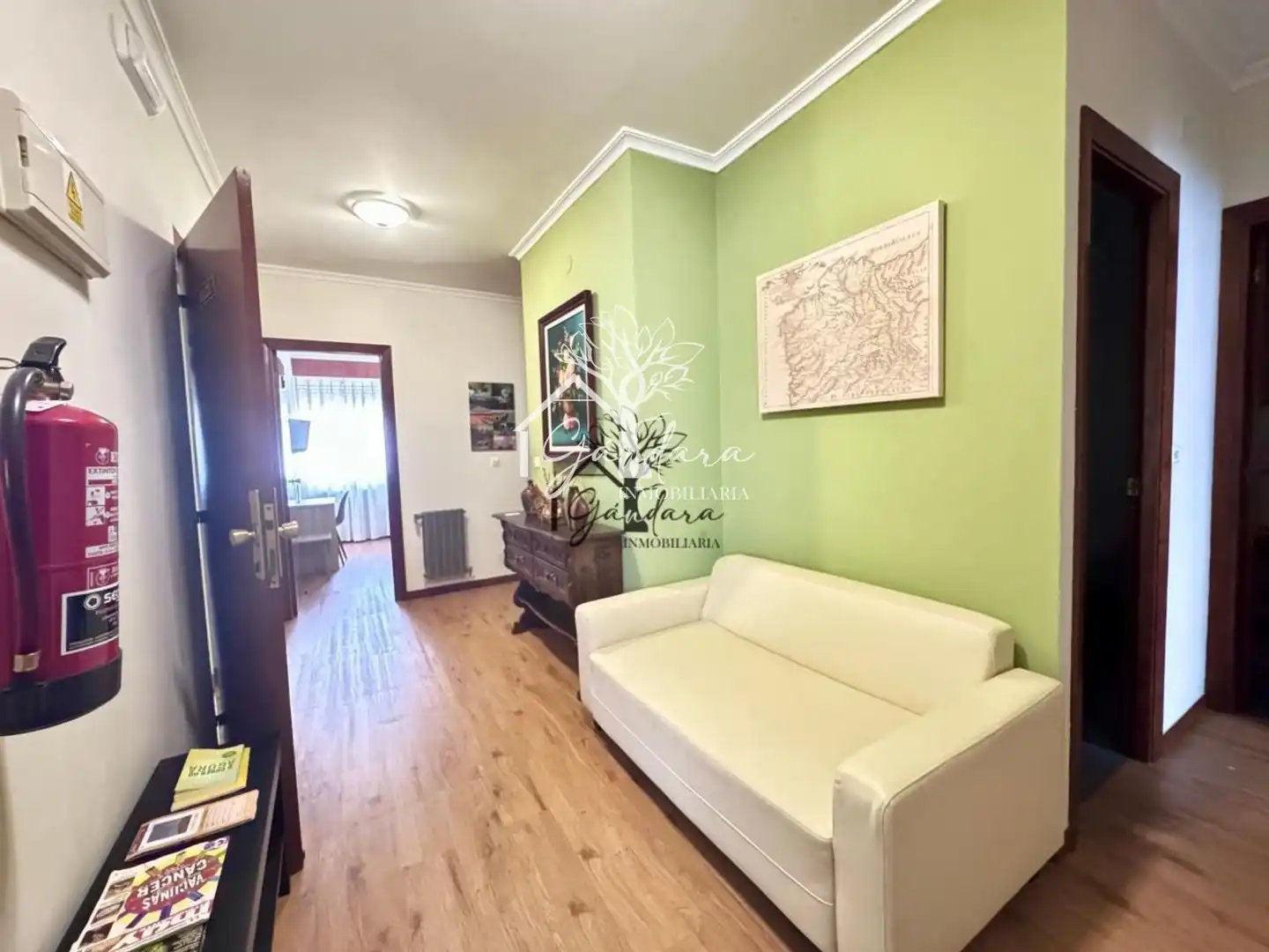 Sala d'estar de Edifici en venda en Neda