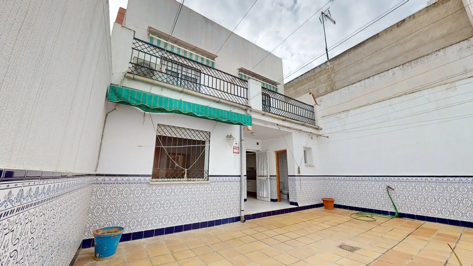 Exterior view of Detached homes for sale in Córdoba  with Air Conditioner, Heating and Terrace